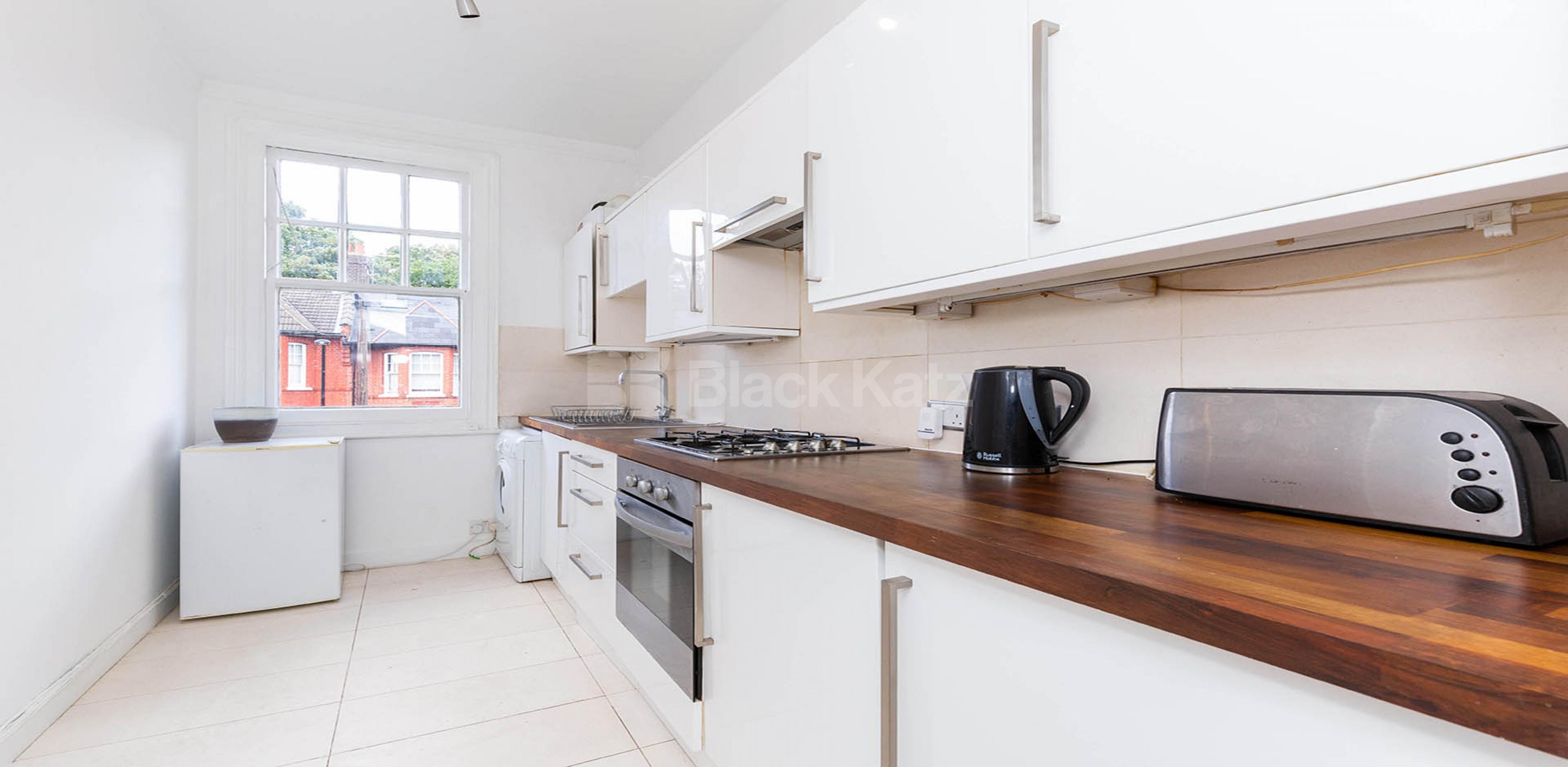 			TWO DOUBLE PLUS STUDY!, 2 Bedroom, 1 bath, 1 reception Flat			 Barratt Avenue, Alexandra Palace N22